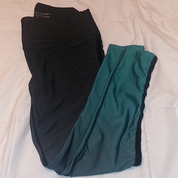 BCBGMaxAzria Pants - 🌻2/$35 Ombre BCBG MAXAZRIA workout leggings L